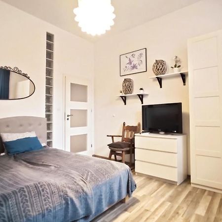 Tenczynska 4 B Starowka Aparts By Homeprime Krakow Bagian luar foto